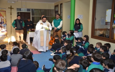 BENDICIÓN DE ALUMNOS Y  SALAS DE CLASES DEL PRE ESCOLAR.